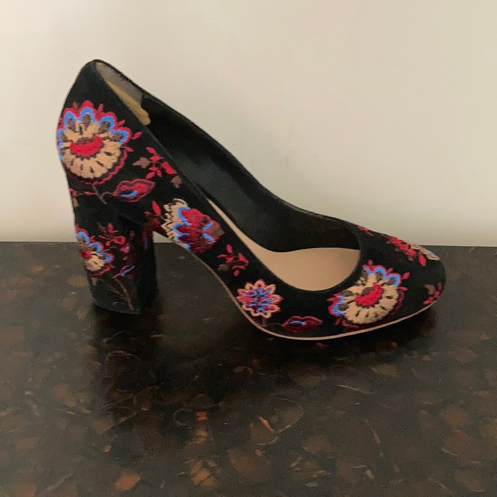 LOEFFLER RANDALL SYDNEE Black Suede Pumps, 9.5 embroidered uppers, Luxury brand! - Picture 5 of 7